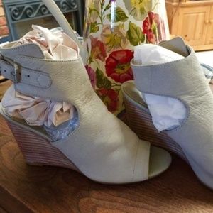 FRANKO SARTO Leather Grey Sandal Size 6.5